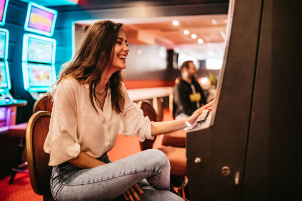 Video: How to deposit and play Caribbean Stud Poker on kisah slot